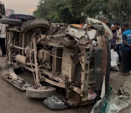 রূপগঞ্জে ট্রাক-লেগুনা মুখোমুখি সংঘর্ষ, আহত-১২