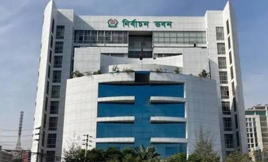 ভোটকেন্দ্রে সাংবাদিকদের মোবাইল নিয়ে প্রবেশ নিষেধাজ্ঞা প্রত্যাহারের অশ্বাস ইসি সচিবের