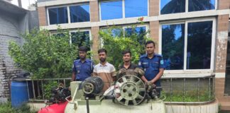 রূপগঞ্জে কারখানায় ডাকাতির ঘটনায় মালামাল উদ্ধার, দুই ডাকাত গ্রেফতার