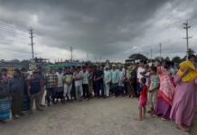 রূপগঞ্জে এশিয়ান হাইওয়ে সড়কে আন্ডার পাসের দাবীতে মানববন্ধন, বিক্ষোভ। দীর্ঘ যানজট