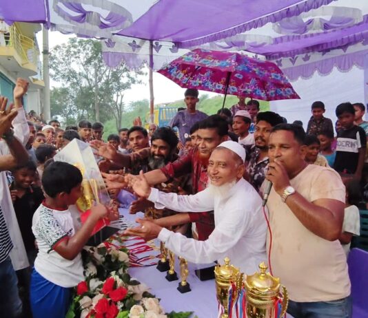 রূপগঞ্জে আরাফাত ফুটবল টুর্নামেন্ট ফাইনাল খেলা ও পুরুষ্কার বিতরণী অনুষ্ঠিত