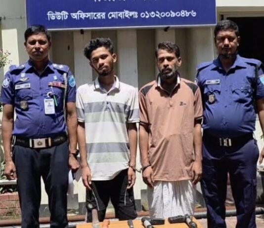 রূপগঞ্জে পাইপগান ও দেশীয় অস্ত্রসহ দুই সন্ত্রাসী গ্রেপ্তার