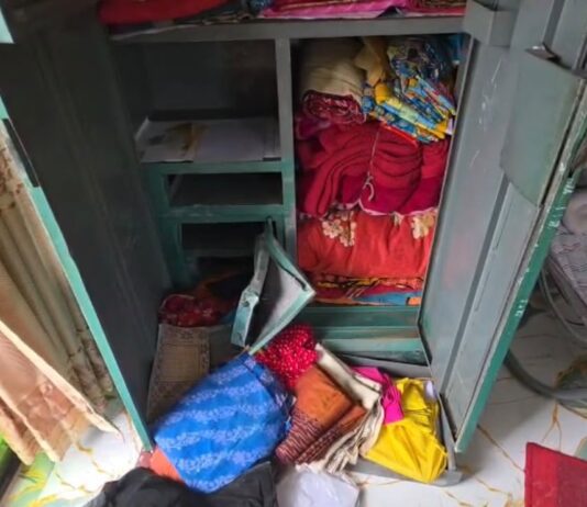পরিবারের সকলকে অস্ত্রের মুখে জিম্মি করে রূপগঞ্জে ব্যবসায়ীর বাড়িতে দুর্ধর্ষ ডাকাতি, ১৭ ভরি স্বর্ণসহ টাকা লুট